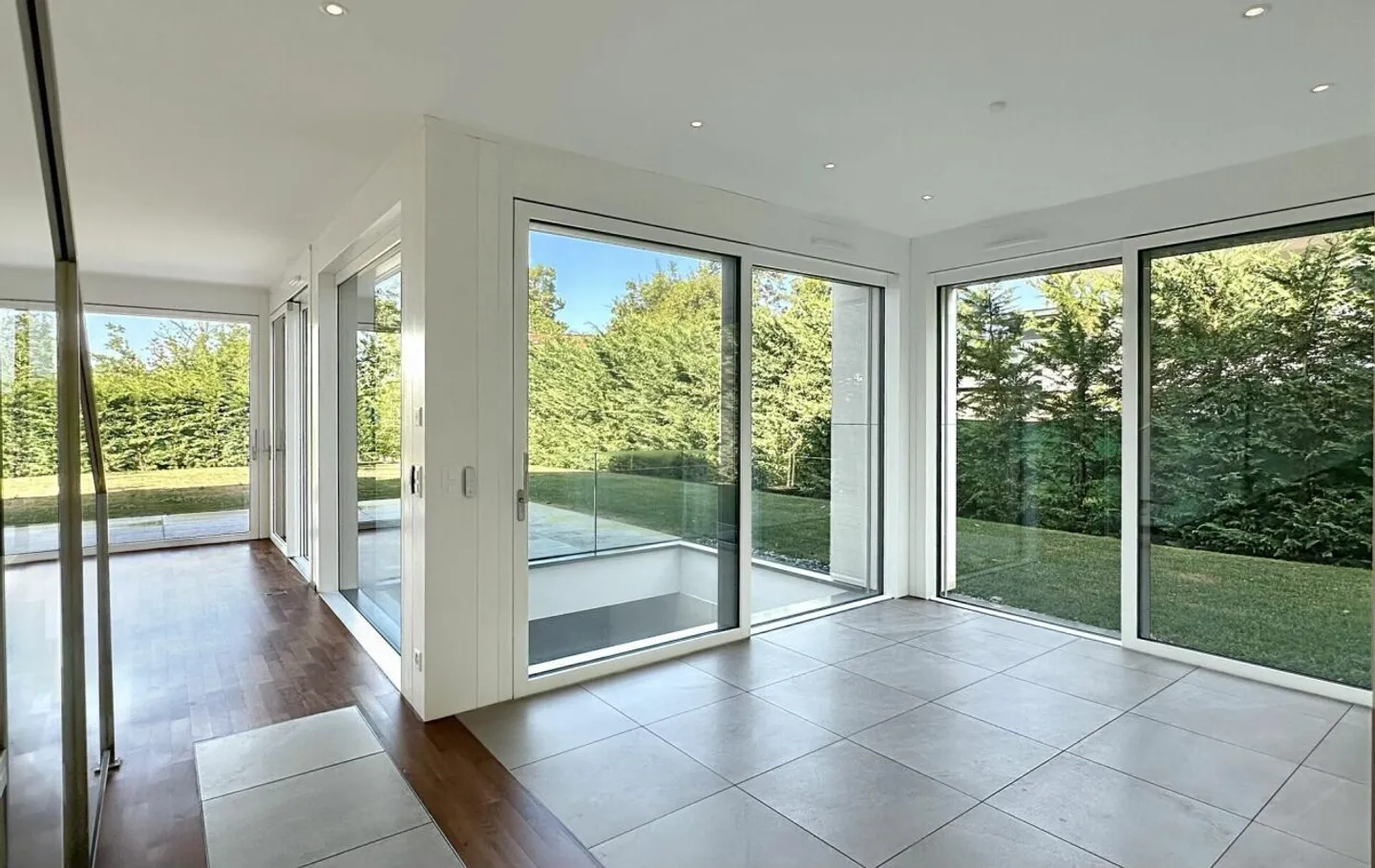 Stunning Semi-Detached Villa 7.5 Rooms - Photo 4 of 19