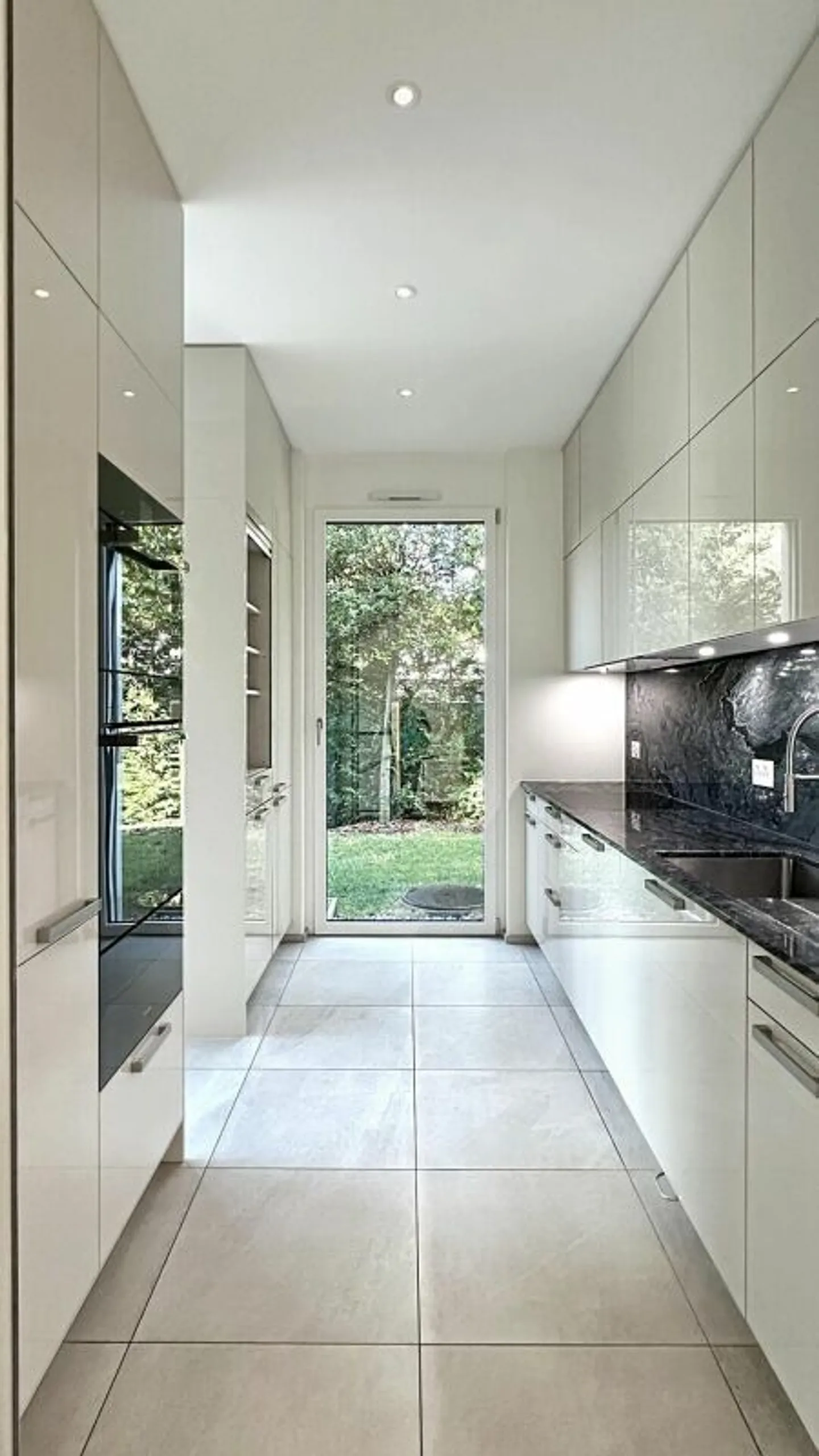 Stunning Semi-Detached Villa 7.5 Rooms - Photo 6 of 19
