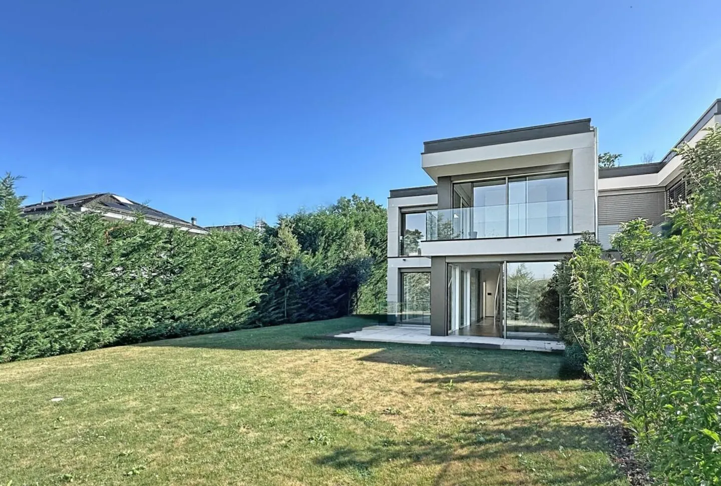 Stunning Semi-Detached Villa 7.5 Rooms - Photo 9 of 19