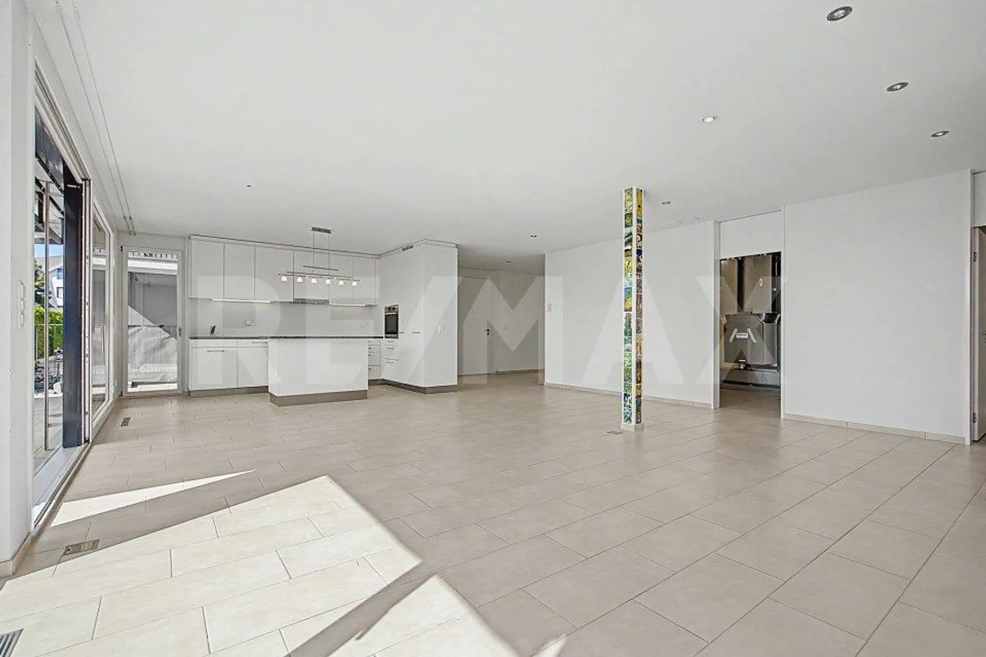 Moderne Terrassenwohnung mit Aussicht - Foto 4 von 13