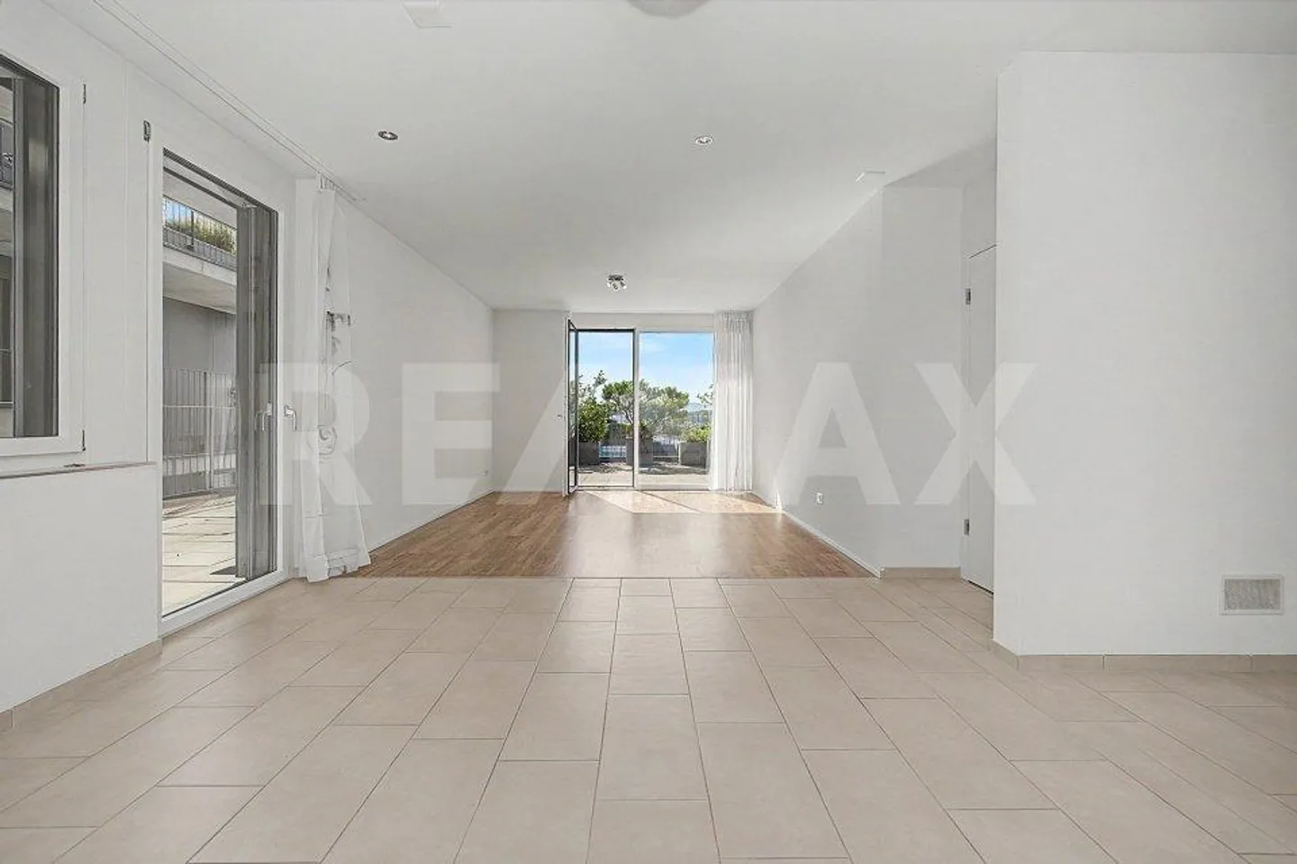 Moderne Terrassenwohnung mit Aussicht - Foto 7 von 13