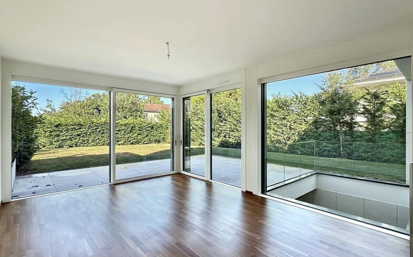 Stunning Semi-Detached Villa 7.5 Rooms - Photo 5 of 19