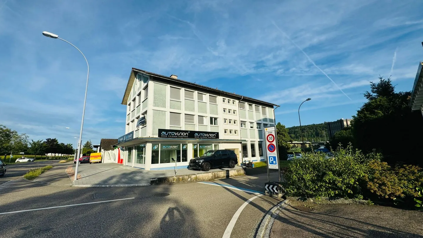 Appartamento 3 locali completamente ristrutturato con balcone e cantina, 1° piano - Foto 1 di 11