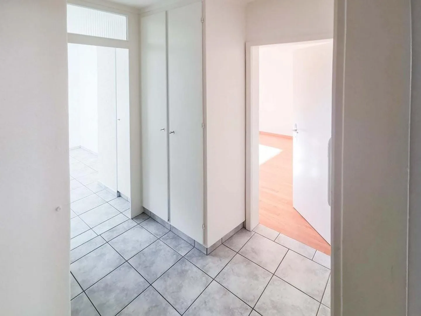 Appartamento tranquillo di 3 stanze, 3° piano a destra - Foto 6 di 6