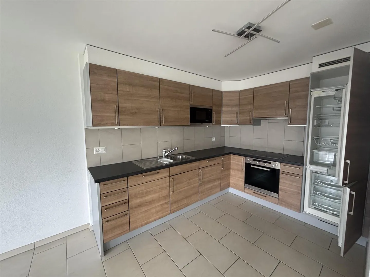 Magnificent 4.5 room apartment with panoramic views in Chernex - Photo 6 of 26