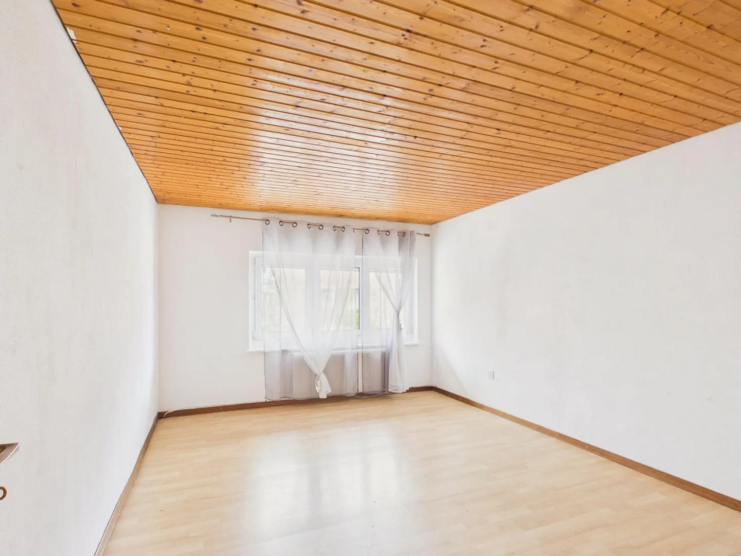Appartement 5 pièces avec cheminée - Photo 3 sur 13