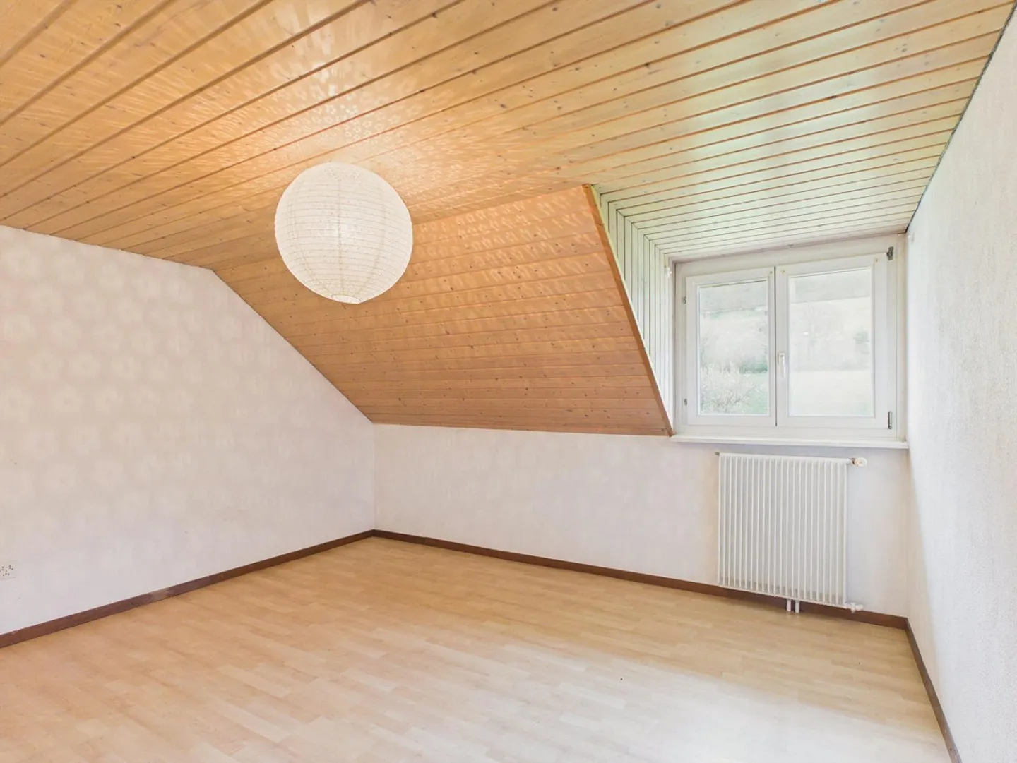Appartement 5 pièces avec cheminée - Photo 4 sur 13