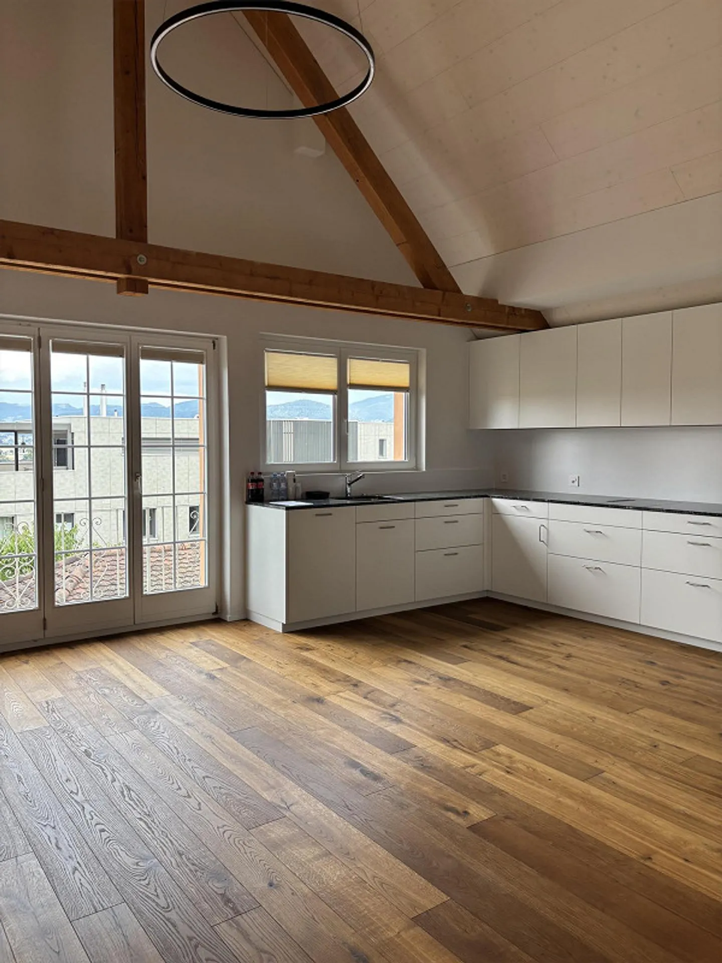 Première occupation appartement sous les combles de 4,5 pièces 180m2 dans un style loft - Photo 3 sur 14