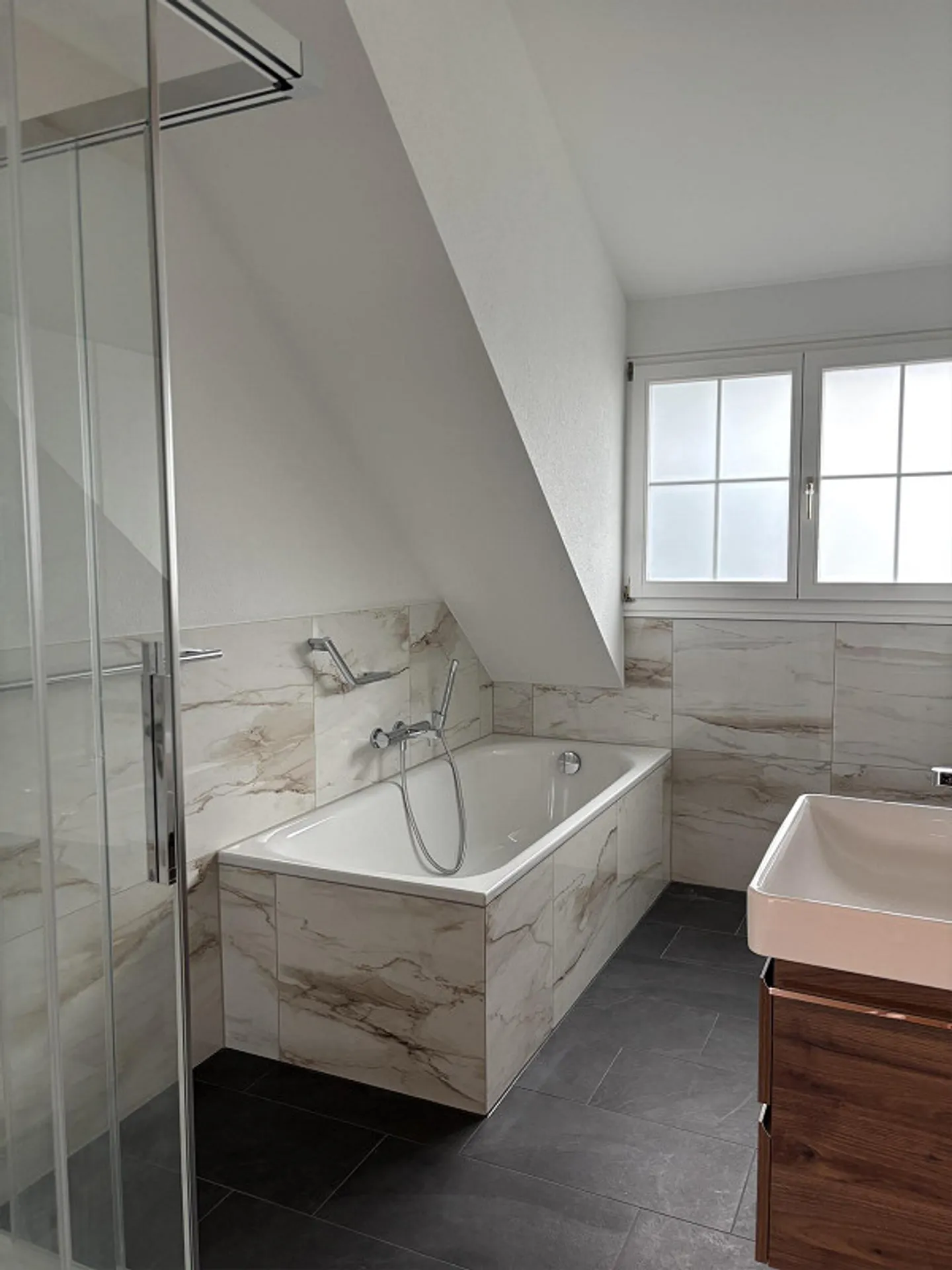 Première occupation appartement sous les combles de 4,5 pièces 180m2 dans un style loft - Photo 5 sur 14
