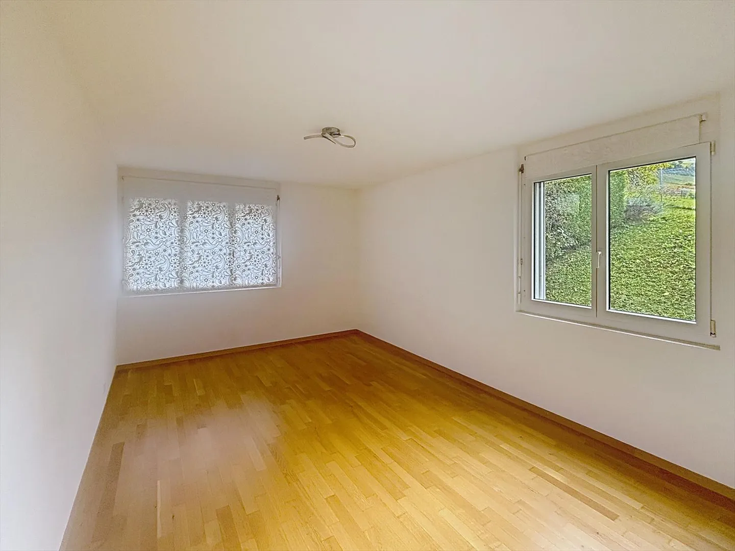 Magnificent 4.5 room apartment with panoramic views in Chernex - Photo 23 of 26