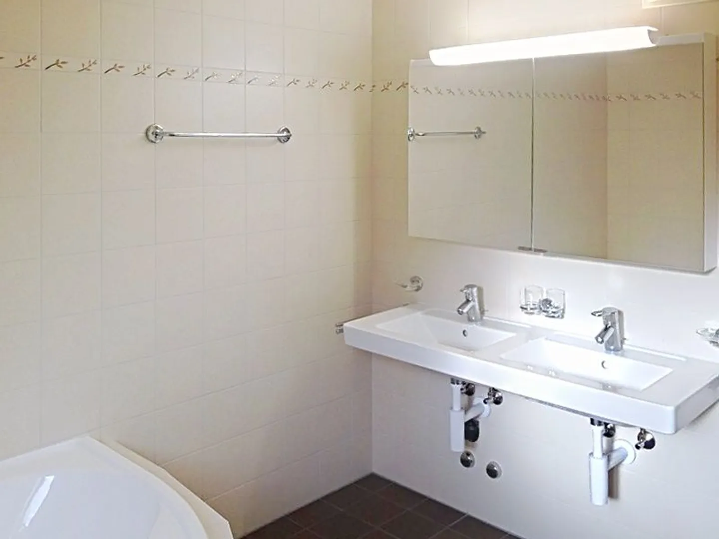 Magnificent 4.5 room apartment with panoramic views in Chernex - Photo 15 of 26