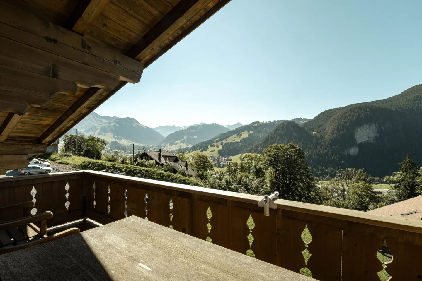 Attico soleggiato con 1 camera da letto a Saanen con vista sulle montagne - Foto 12 di 13