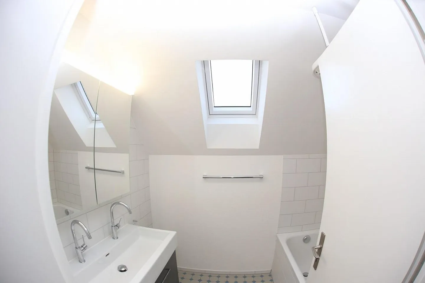 Charmante Wohnung mit Cheminée - Foto 4 von 6