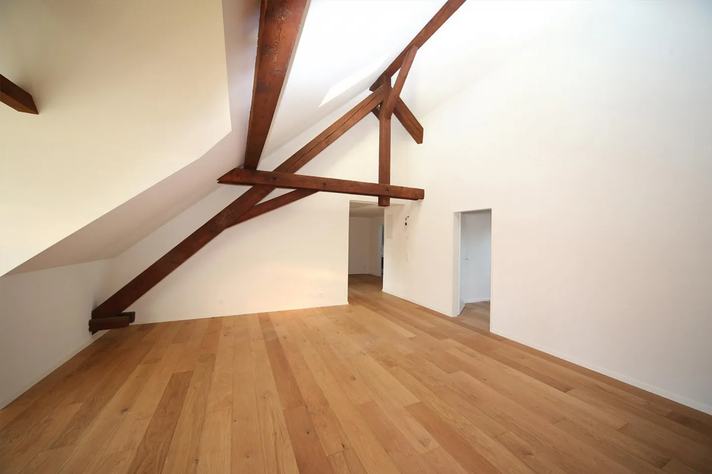 Charmante Wohnung mit Cheminée - Foto 6 von 6