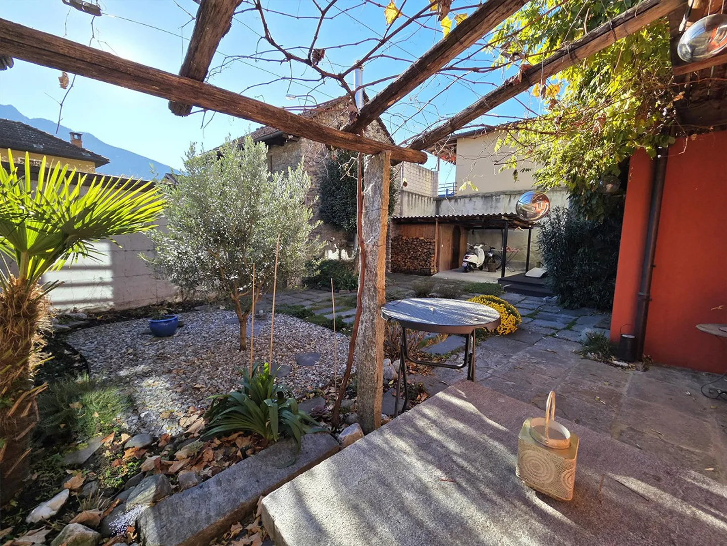 Belle maison typique du Tessin avec 6 chambres - Photo 3 sur 19