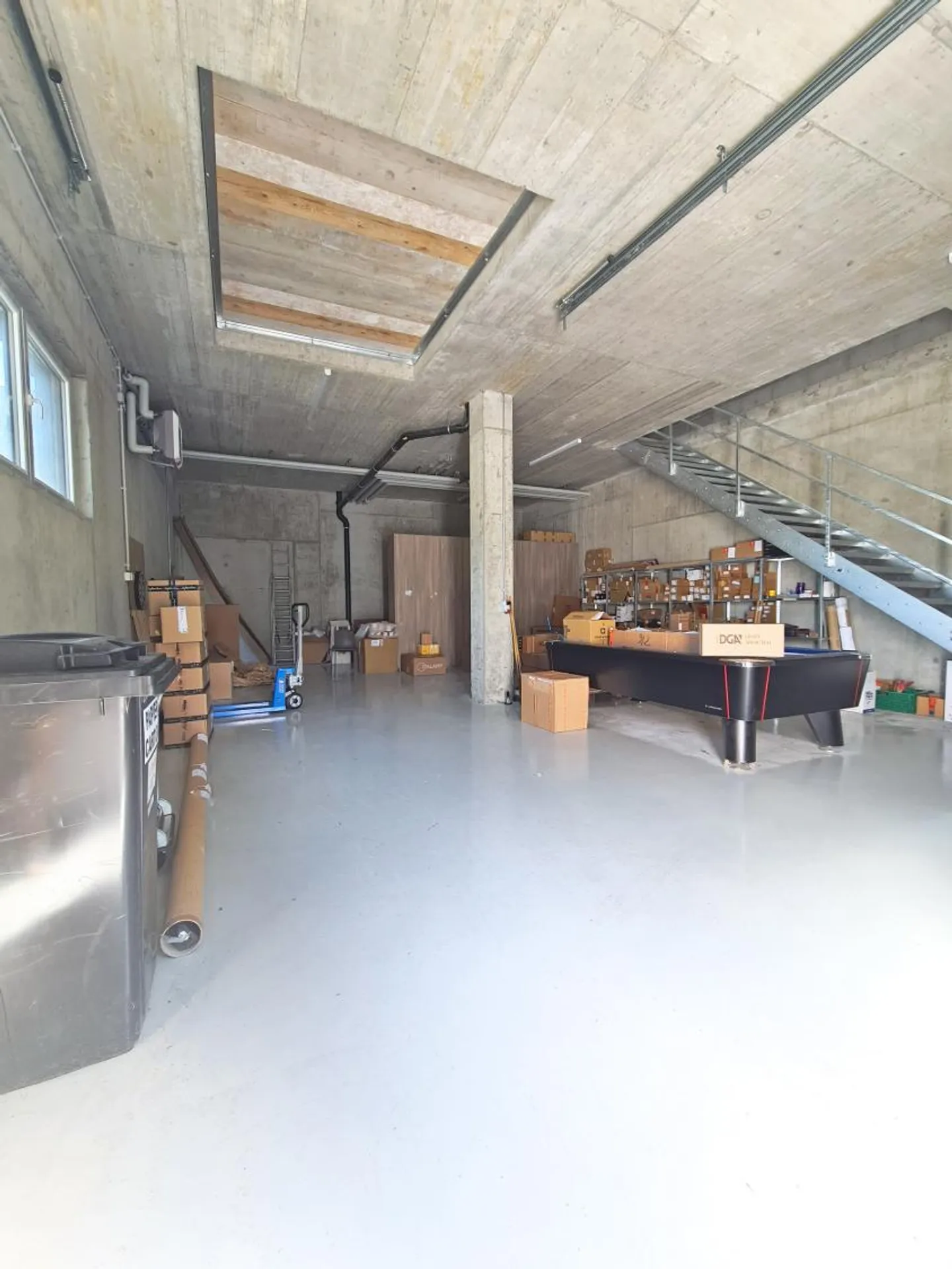 Lokal-Triplex - Eingangshalle und Büros - Foto 3 di 4
