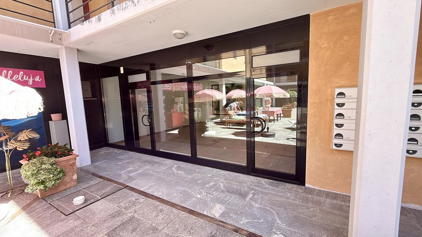 Elegantes Geschäft - Geschäft in der Piazza Ascona - Foto 9 von 11