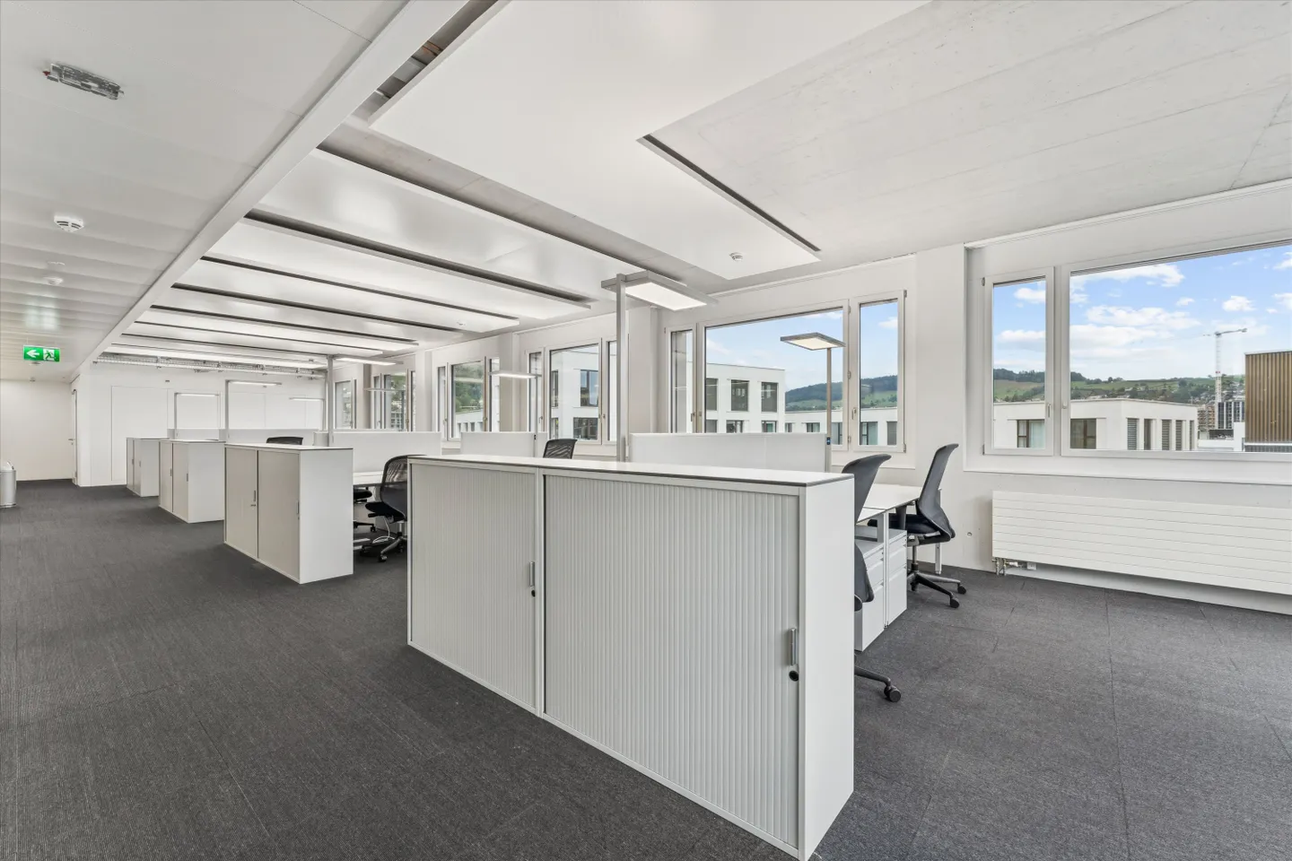 Flexible office space with existing expansion and top connections - Photo 7 of 11