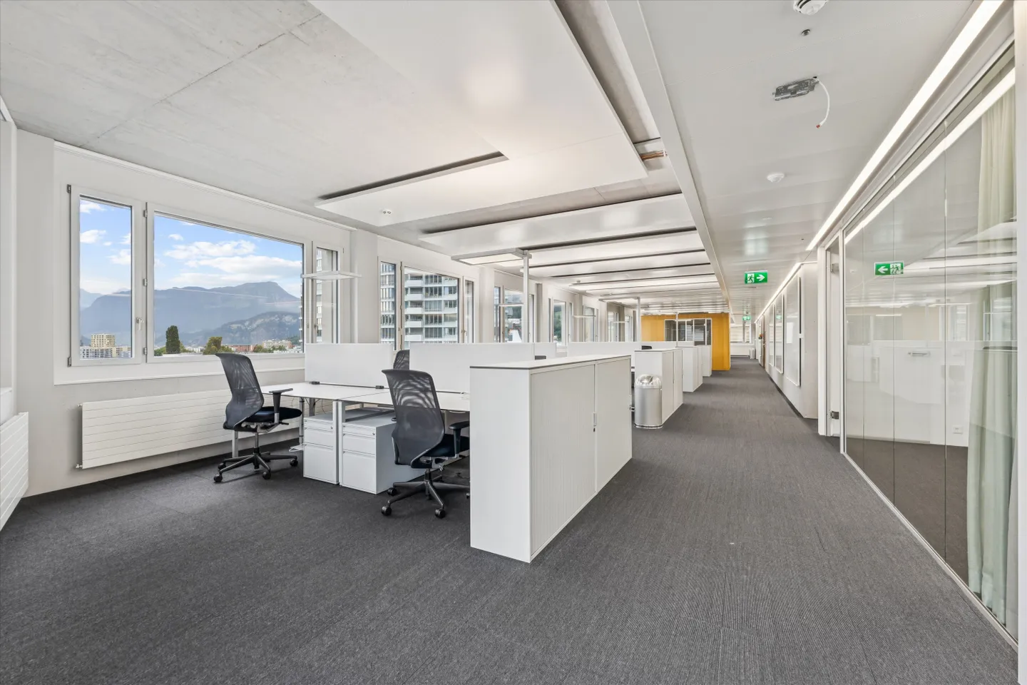 Flexible office space with existing expansion and top connections - Photo 8 of 11