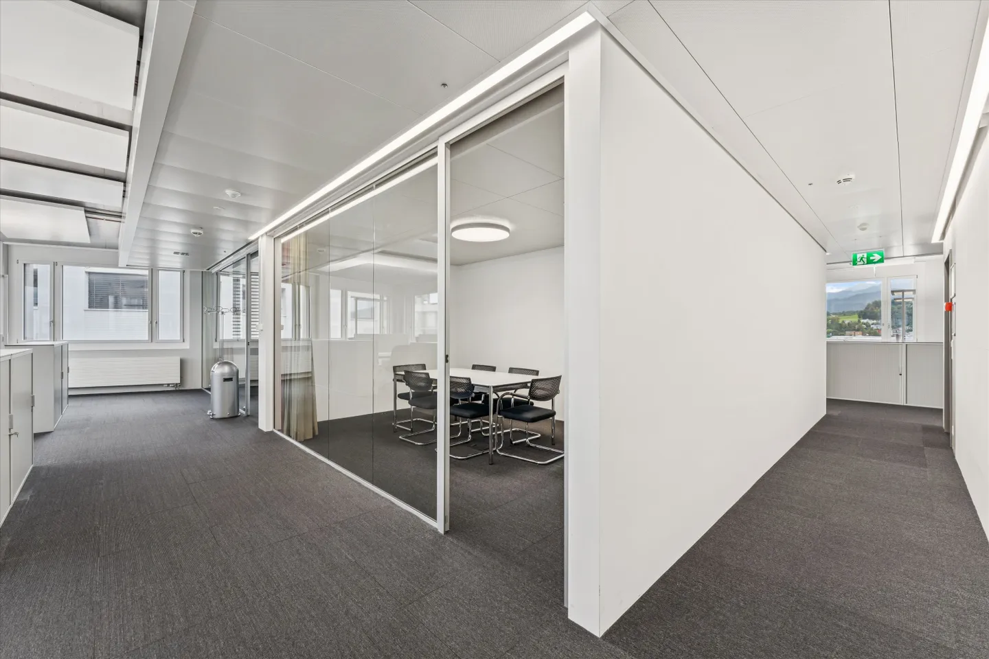 Flexible office space with existing expansion and top connections - Photo 10 of 11