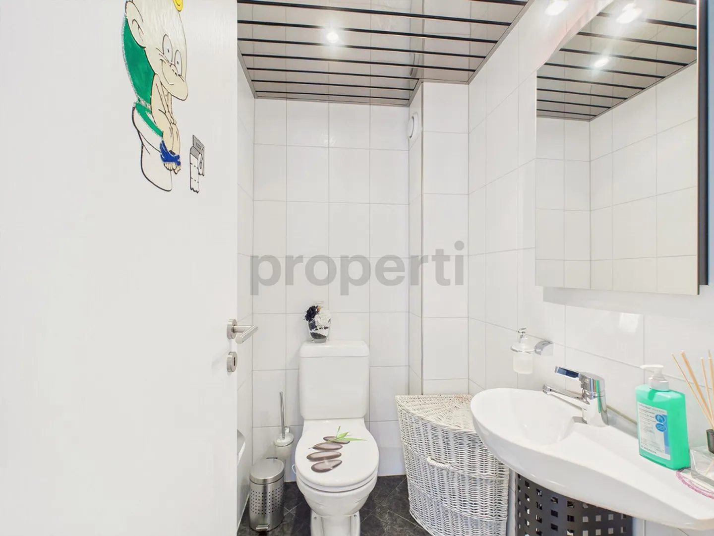 Living with a breathtaking view of the Mythen - attractive 4.5-room apartment in Seewen - Photo 13 of 16