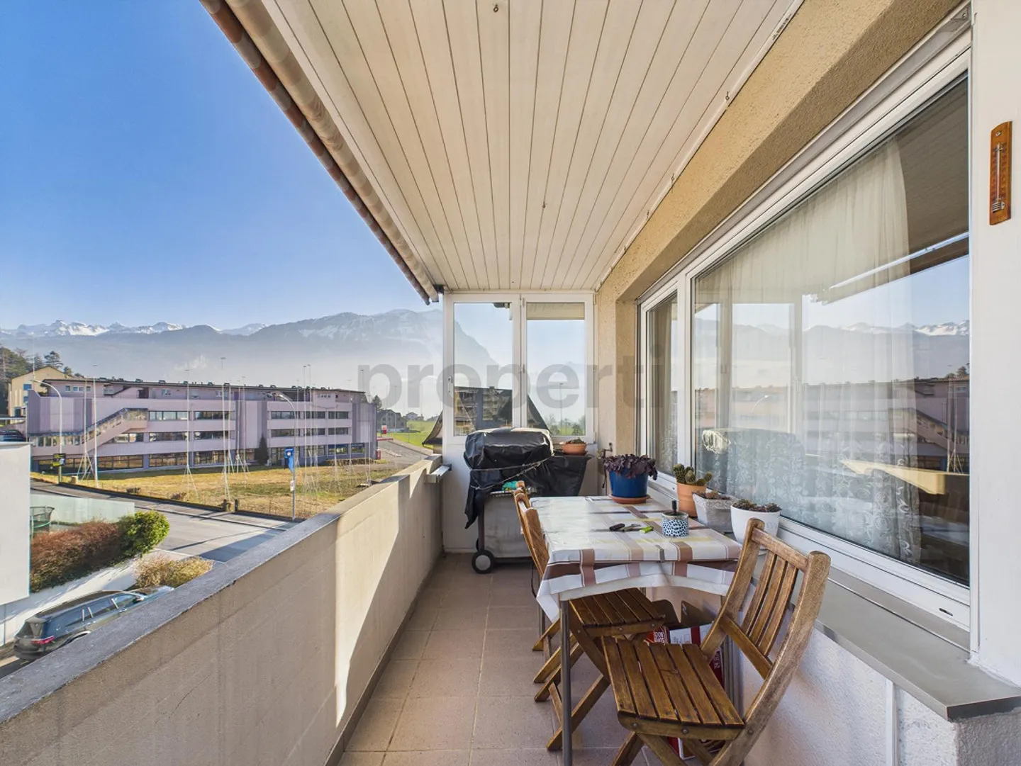 Living with a breathtaking view of the Mythen - attractive 4.5-room apartment in Seewen - Photo 14 of 16