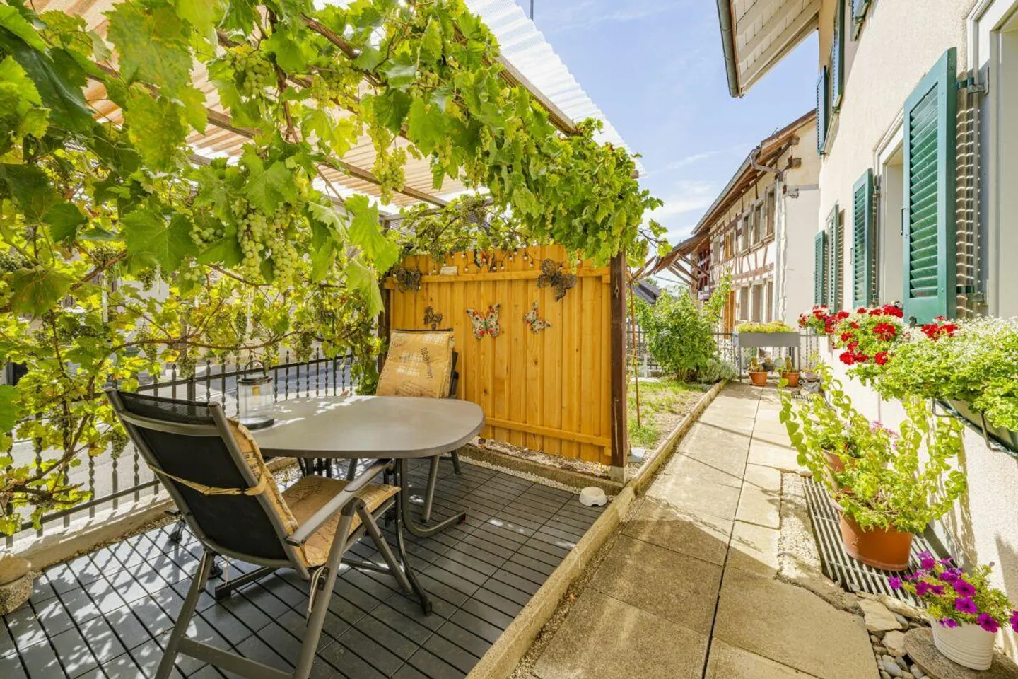 Charming Multi-Family House - Always Fully Rented - Huge Potential... - Photo 12 of 28