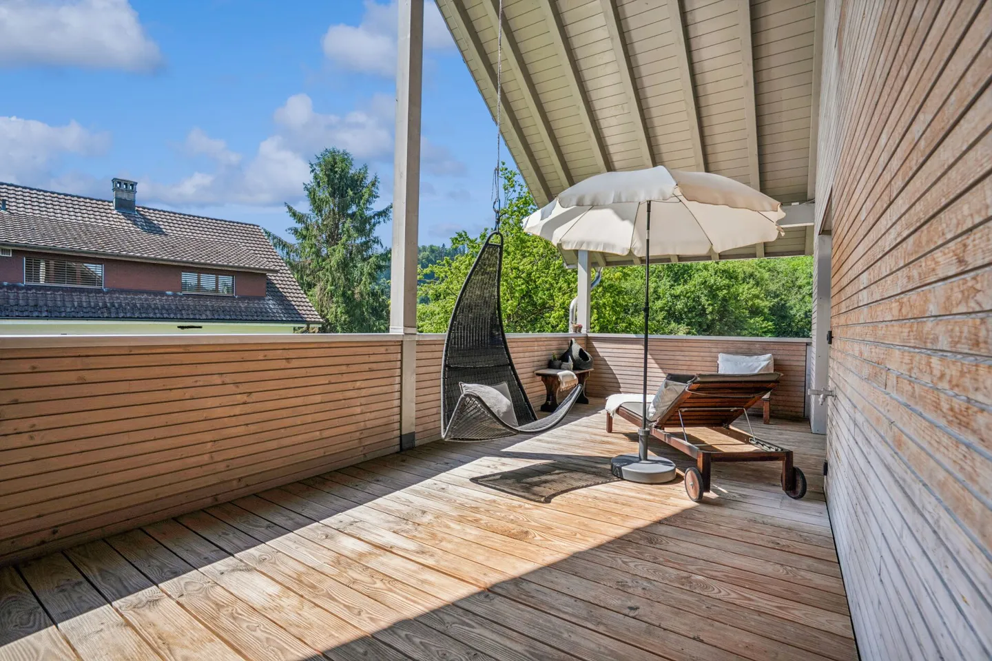 HIGH-QUALITY EQUESTRIAN PROPERTY WITH TWO MODERN LIVING UNITS - Photo 8 of 9