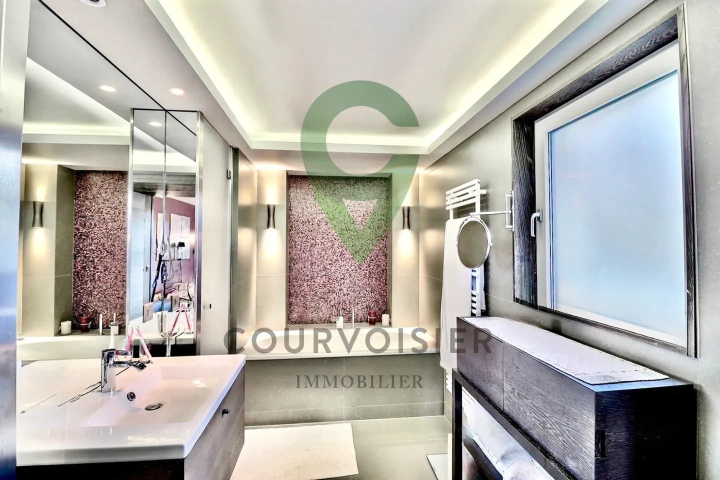 Superbo appartamento ristrutturato di 4,5 stanze con ampio giardino di 250 m² e terrazza - Foto 7 di 14