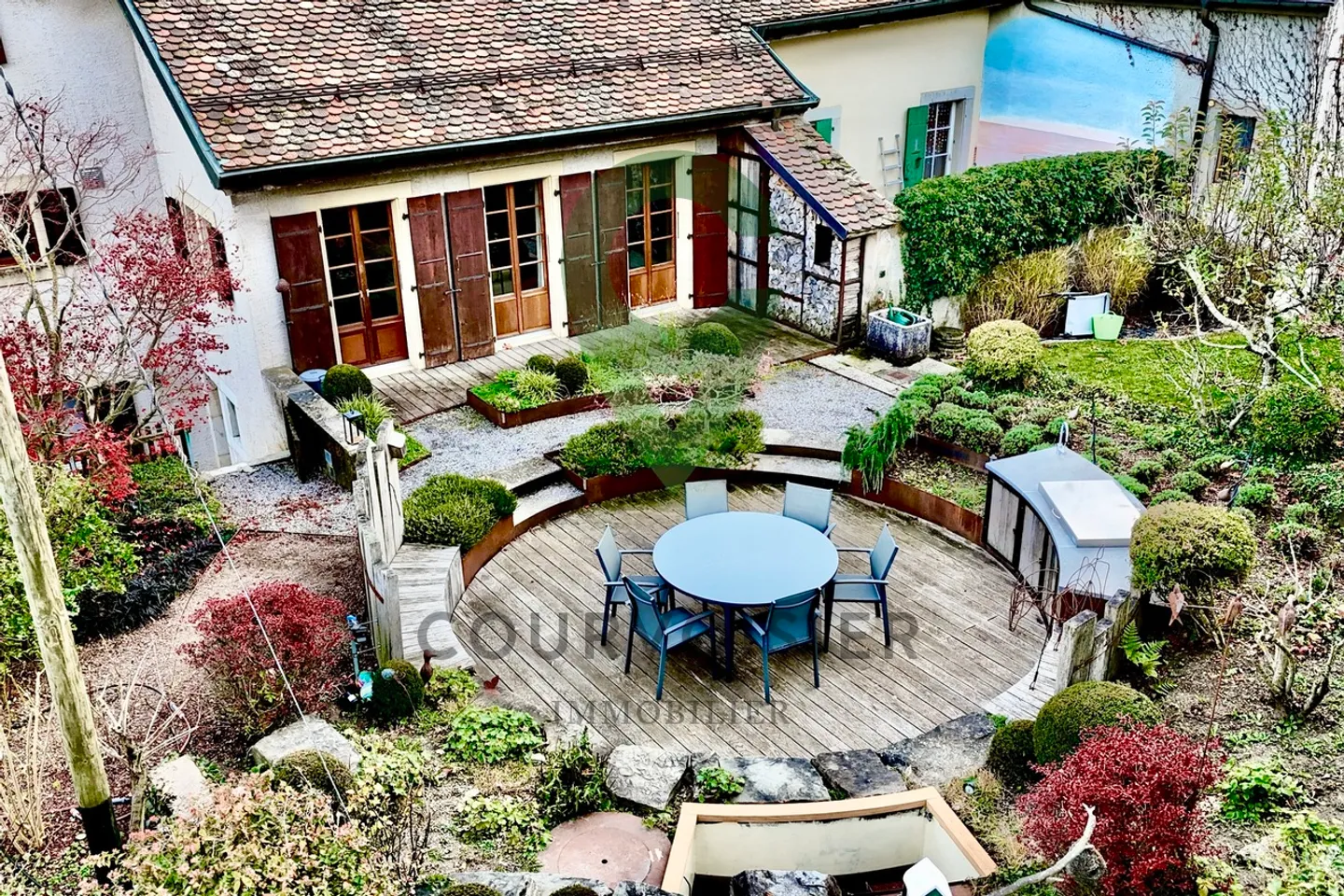 Superbo appartamento ristrutturato di 4,5 stanze con ampio giardino di 250 m² e terrazza - Foto 11 di 14