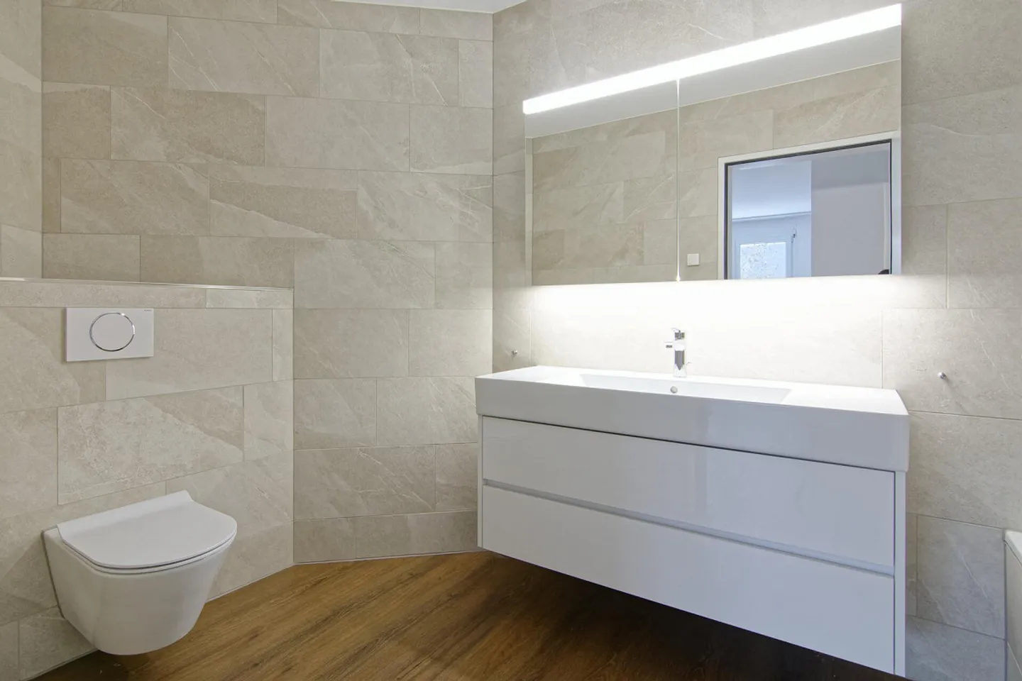 Renovated 4.5-room apartment with elevator on the raised ground floor - Photo 21 of 40