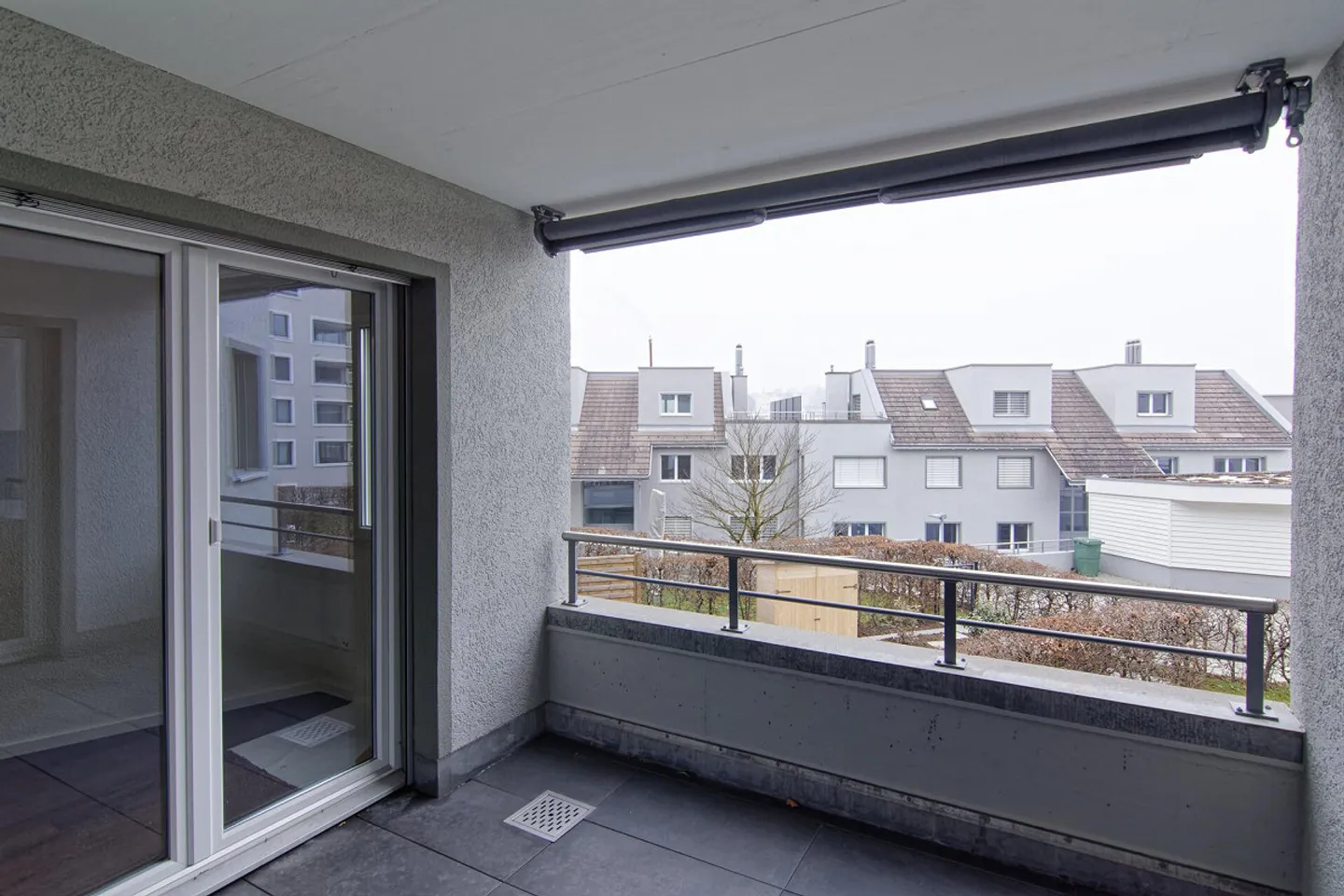 Renovated 4.5-room apartment with elevator on the raised ground floor - Photo 24 of 40