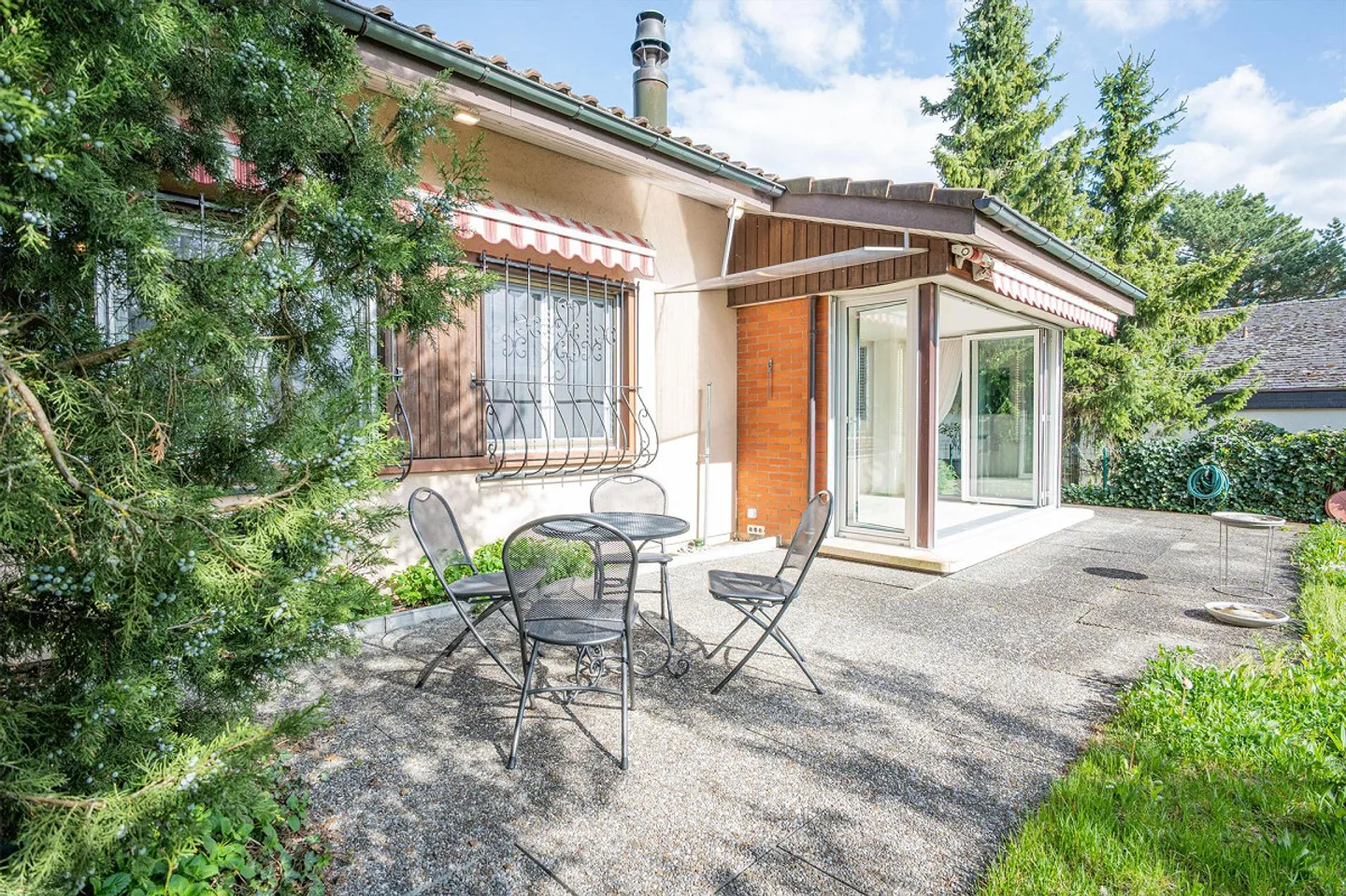 Maison individuelle de 4,5 pièces avec jardin à vendre à Münsingen - Photo 2 sur 13