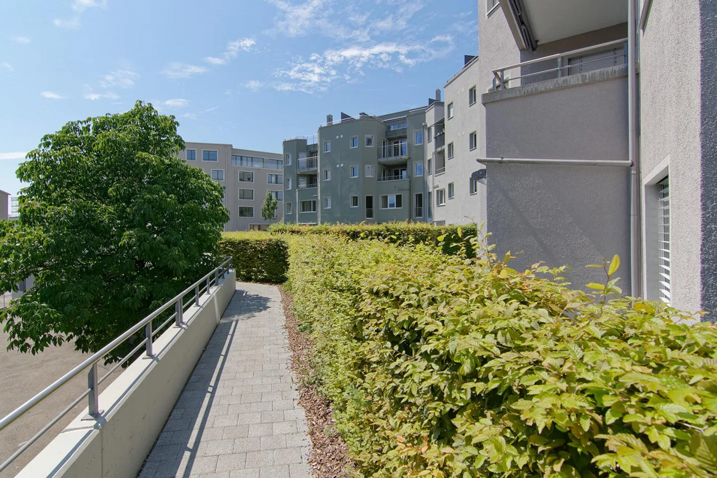 Renovated 4.5-room apartment with elevator on the raised ground floor - Photo 28 of 40