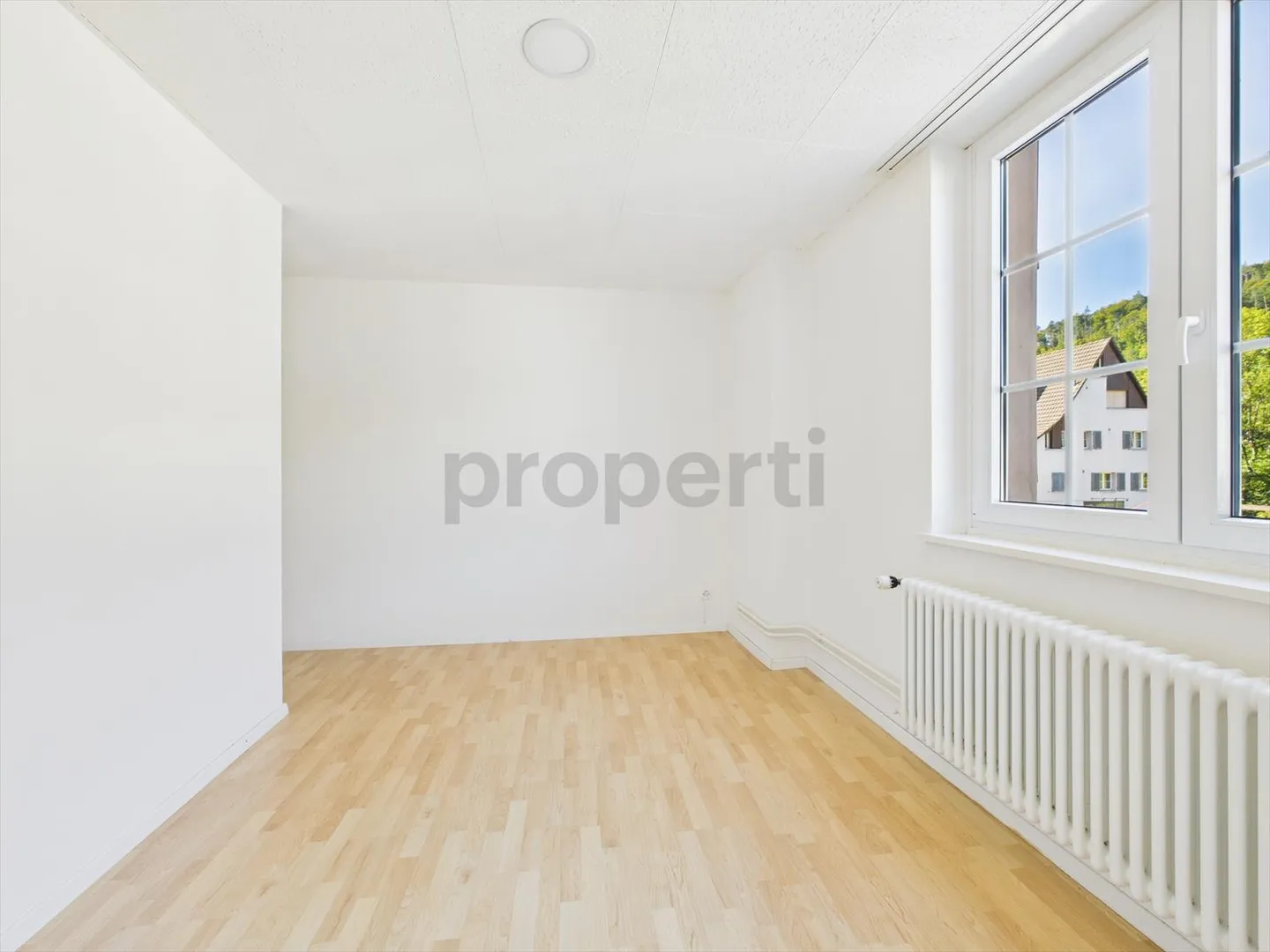 «Charmante 4.5-Zimmer-Wohnung mit erstklassiger Lage in Zwingen, Kanton BL» - Foto 4 von 10