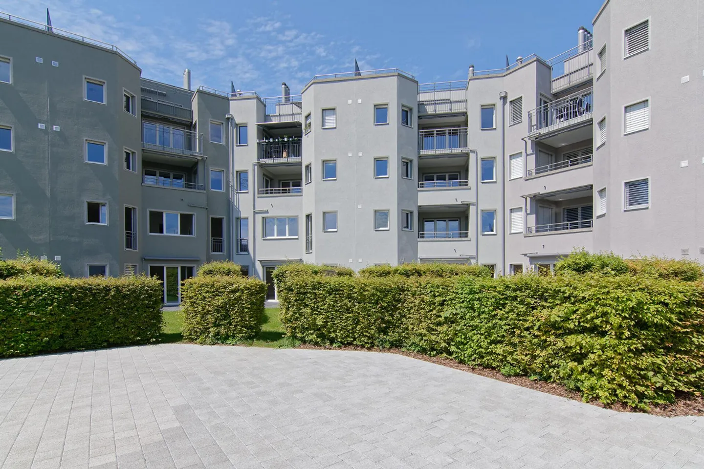 Renovated 4.5-room apartment with elevator on the raised ground floor - Photo 26 of 40