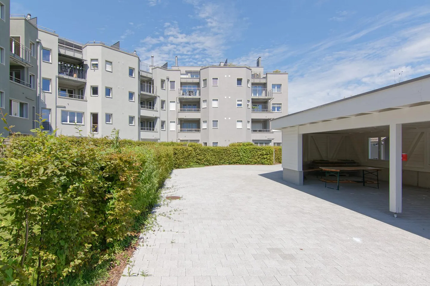 Renovated 4.5-room apartment with elevator on the raised ground floor - Photo 32 of 40