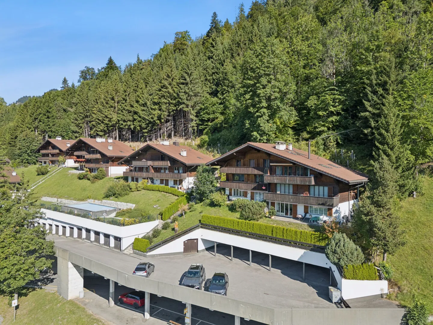 Attraktive 2.5-Zimmer-Ferienwohnung mit unverbaubarem Bergpanorama - Foto 8 von 9