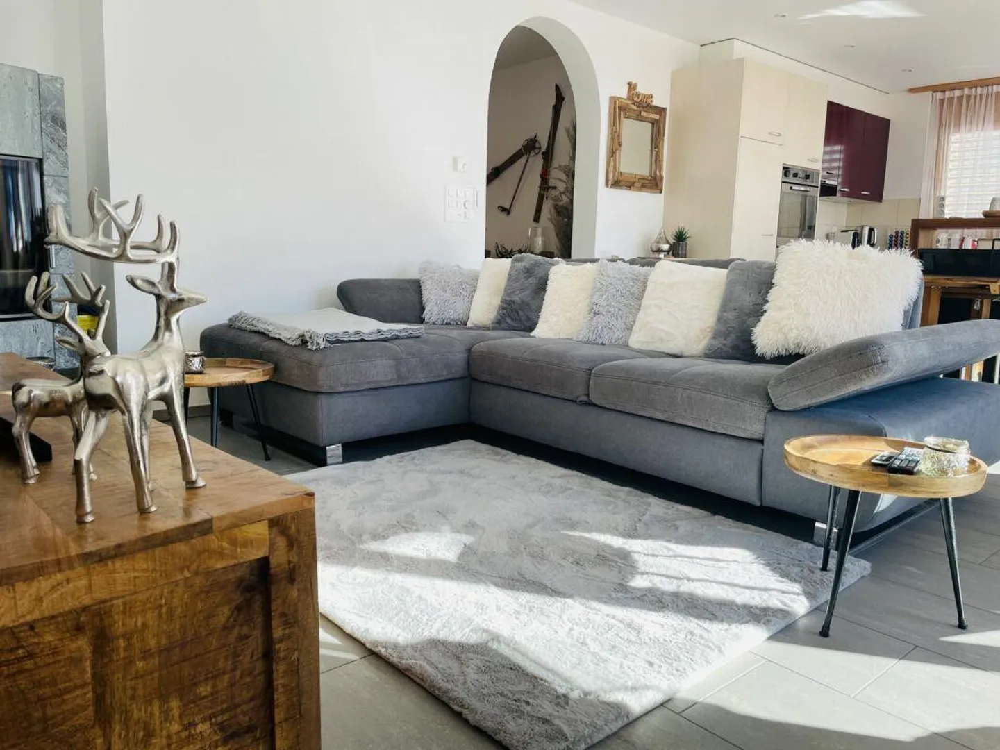 Dreamlike 3.5 Room Apartment with Sunny Terrace - Photo 2 of 12