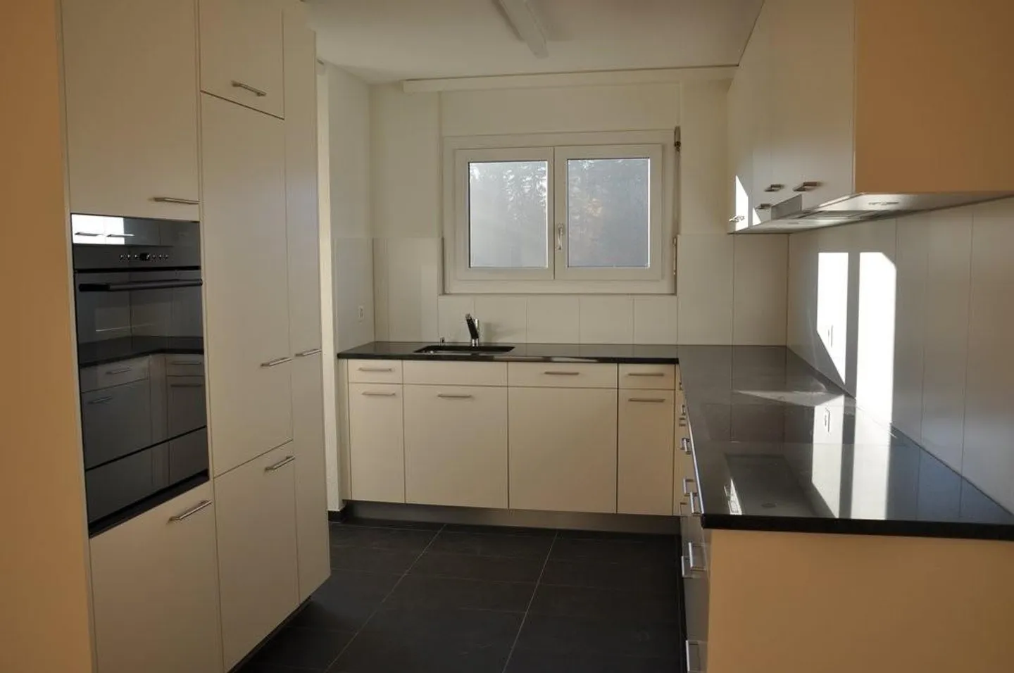4.5-room apartment with fireplace and view - Photo 2 of 8