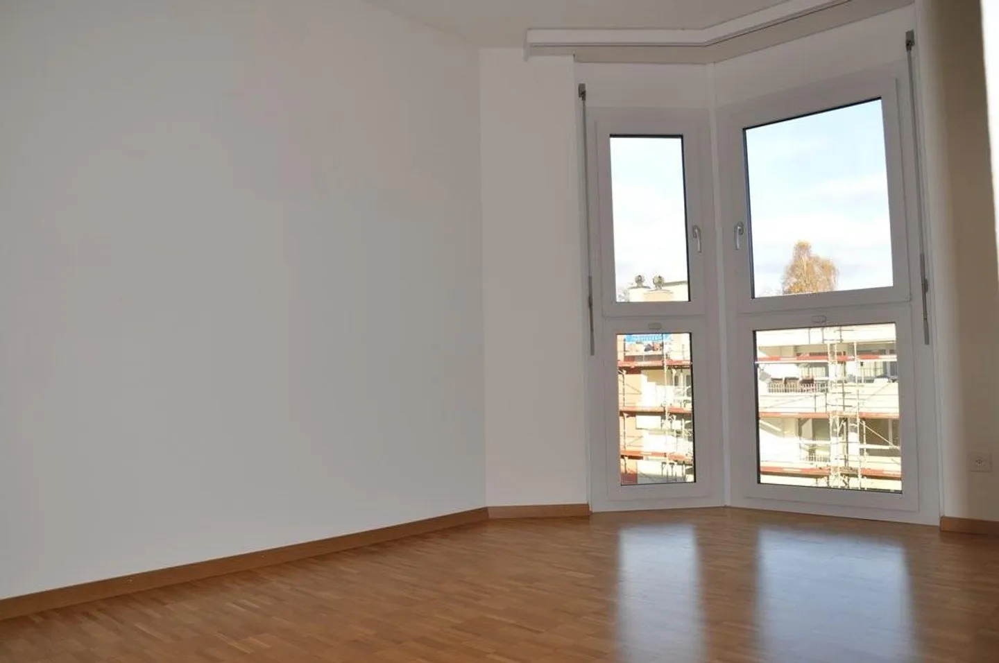 4.5-room apartment with fireplace and view - Photo 7 of 8