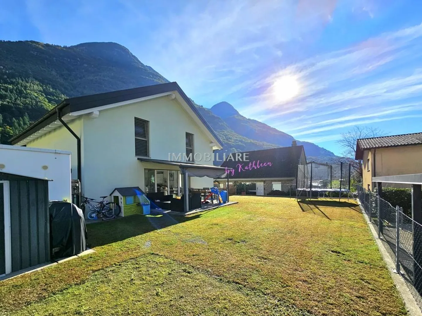 Single-family house like new, with garden, garage, heat pump - Photo 2 of 19