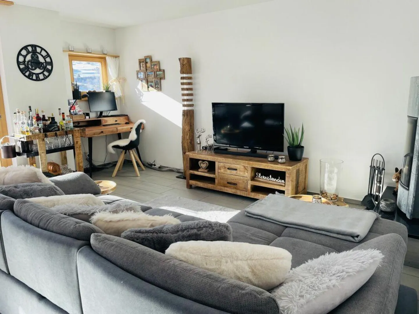 Dreamlike 3.5 Room Apartment with Sunny Terrace - Photo 3 of 12