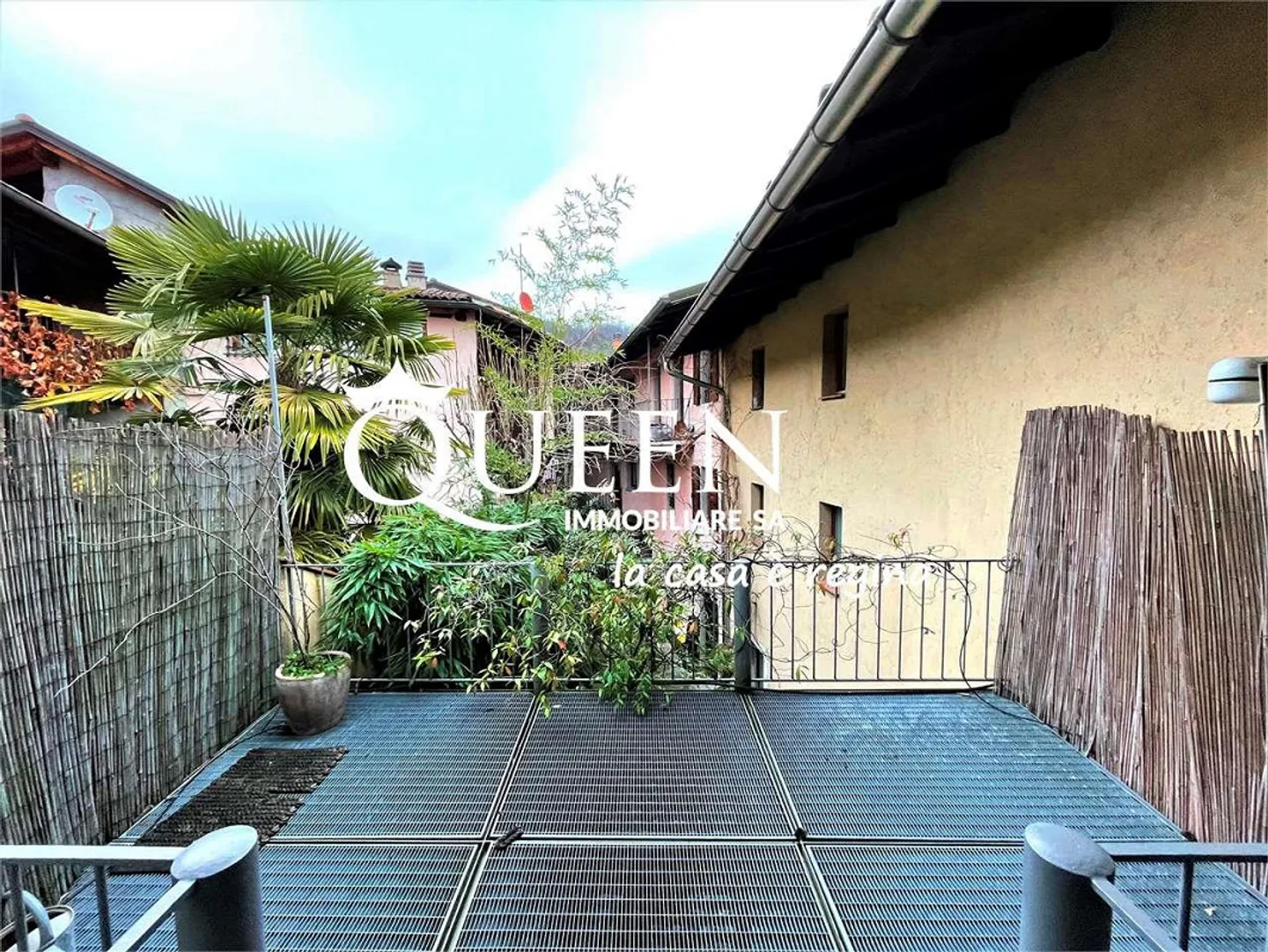 Arzo: charming house with two apartments, 6.5 rooms, 196 sqm, in the n - Photo 5 of 7