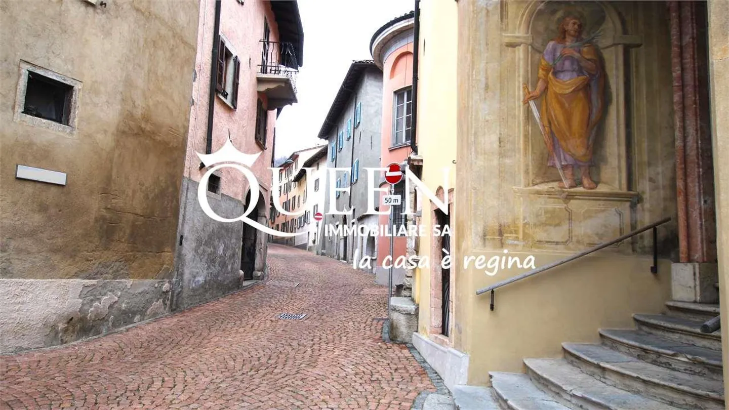 Arzo: charming house with two apartments, 6.5 rooms, 196 sqm, in the n - Photo 7 of 7
