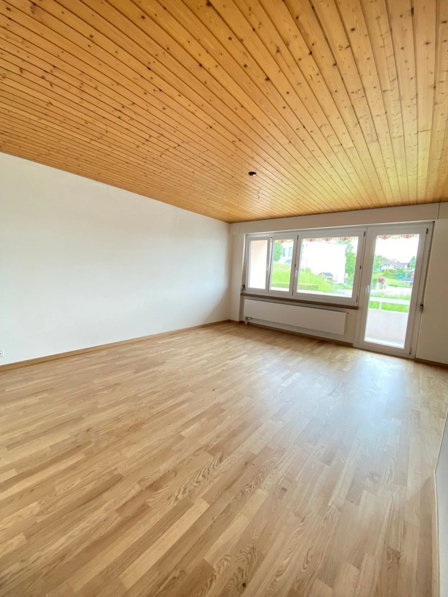 Appartamento affascinante 4.5 stanze con balcone a Büron - Foto 3 di 12