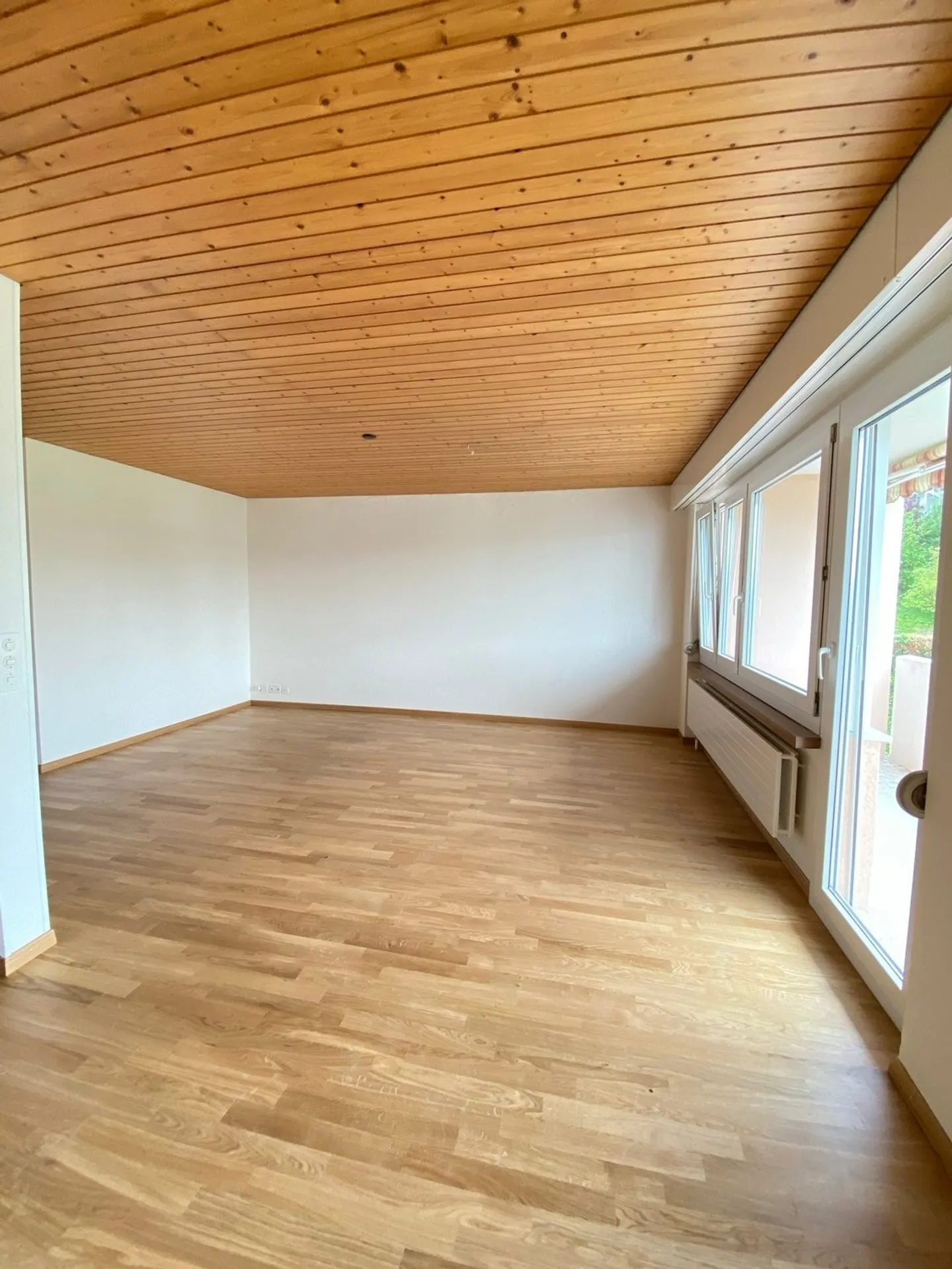 Appartamento affascinante 4.5 stanze con balcone a Büron - Foto 4 di 12