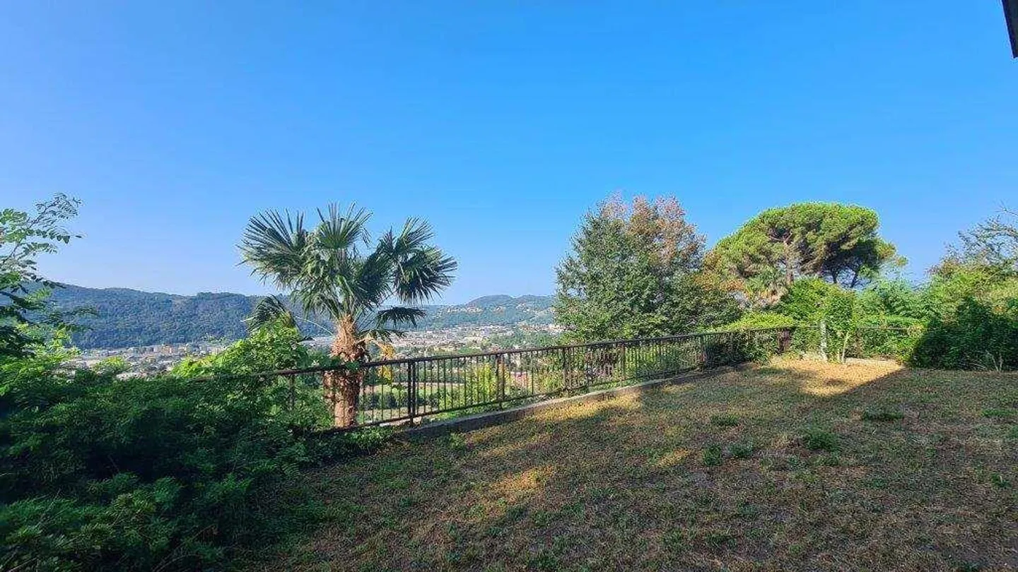 Morbio Inferiore: Villa prestigiosa da ristrutturare - Foto 10 di 10