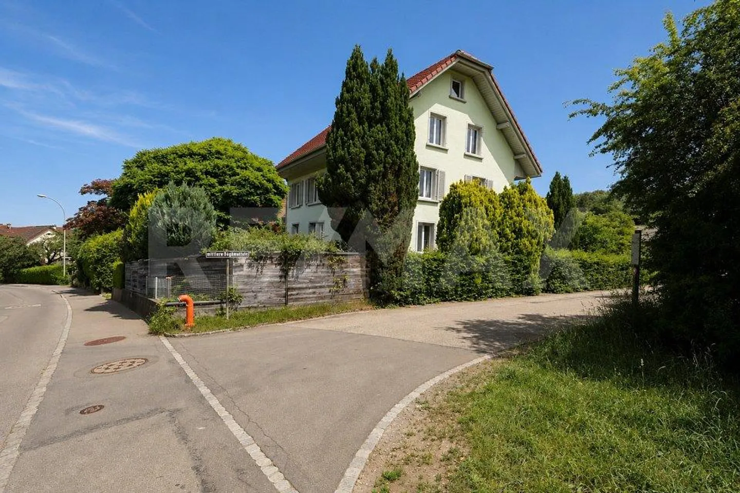Maison individuelle de 7 pièces avec grand jardin et réserve d'extension - Photo 2 sur 13