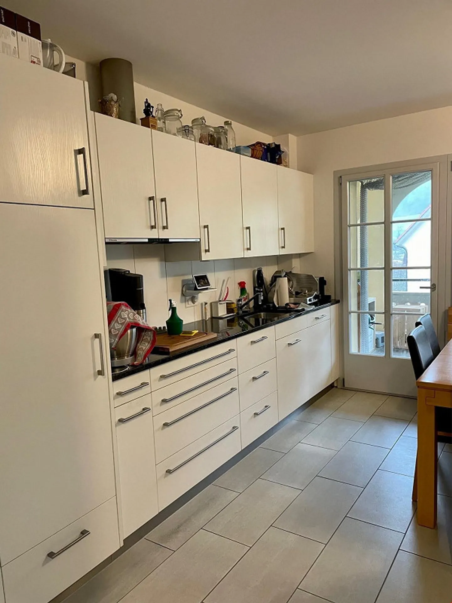 Appartement moderne avec balcon XXL au centre du village d'Oberbalm - Photo 3 sur 10